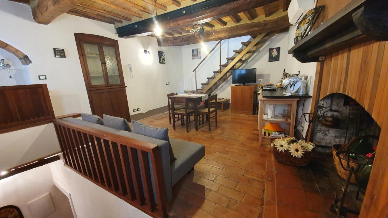 Апартаменти Le Casette Di Civitella- La Casa Di Rolando E Gina Civitella Del Lago Екстер'єр фото